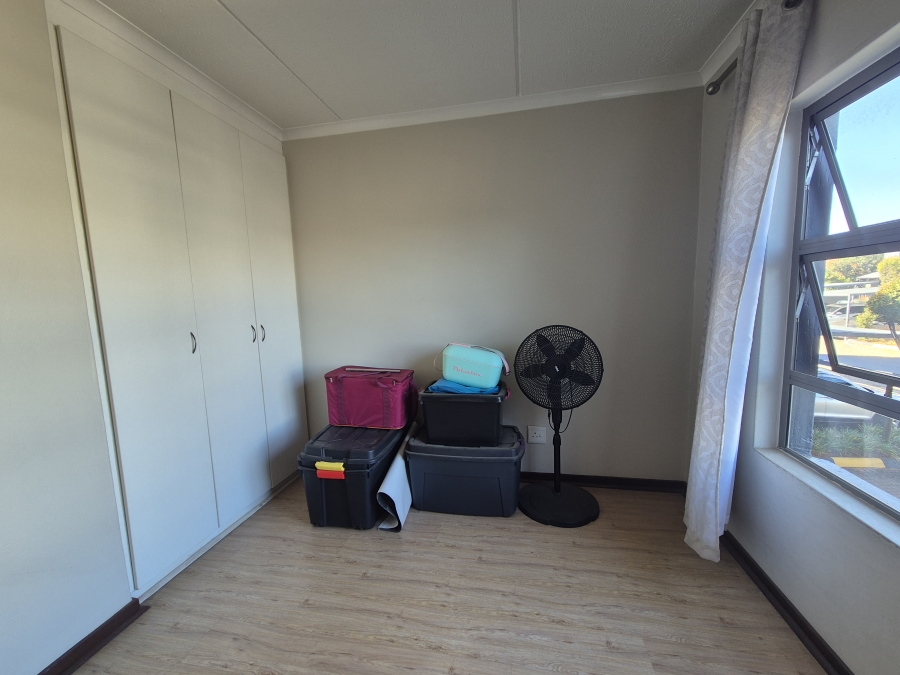 2 Bedroom Property for Sale in Greenstone Hill Gauteng