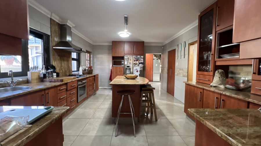 5 Bedroom Property for Sale in Blue Saddle Ranches Gauteng