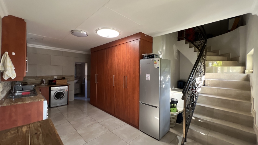 5 Bedroom Property for Sale in Blue Saddle Ranches Gauteng