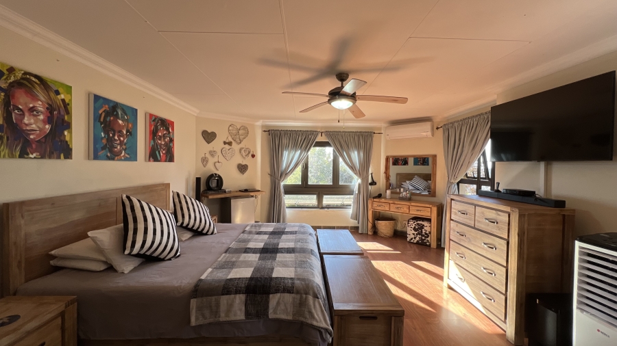 5 Bedroom Property for Sale in Blue Saddle Ranches Gauteng