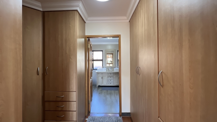 5 Bedroom Property for Sale in Blue Saddle Ranches Gauteng