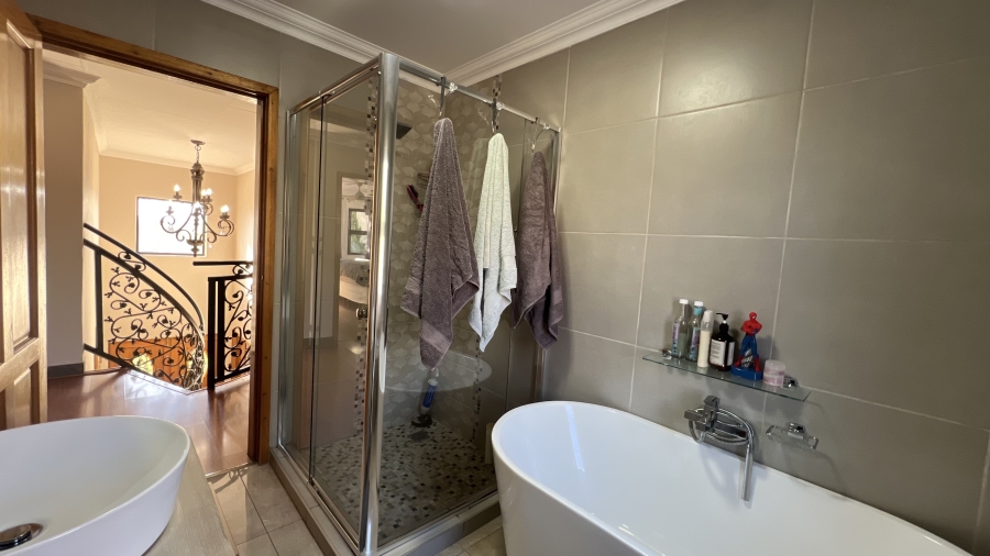 5 Bedroom Property for Sale in Blue Saddle Ranches Gauteng
