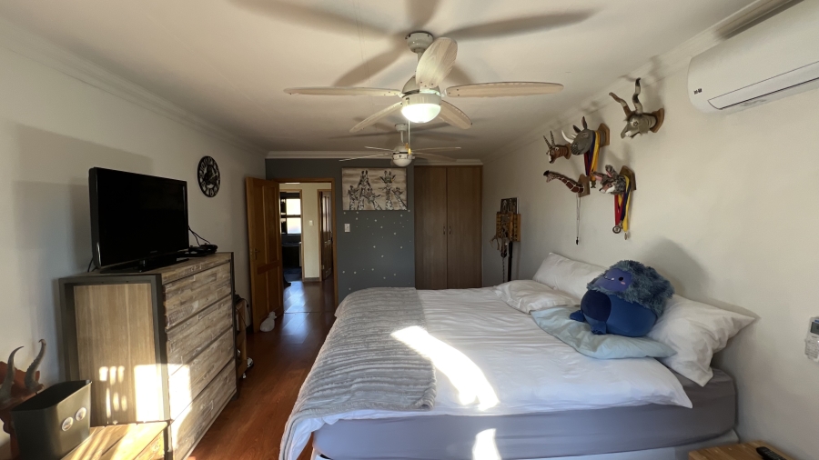 5 Bedroom Property for Sale in Blue Saddle Ranches Gauteng