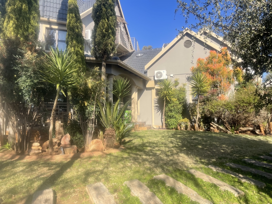 5 Bedroom Property for Sale in Blue Saddle Ranches Gauteng