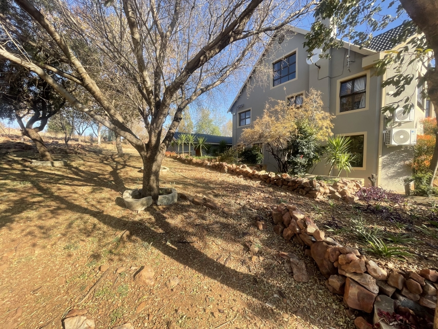 5 Bedroom Property for Sale in Blue Saddle Ranches Gauteng