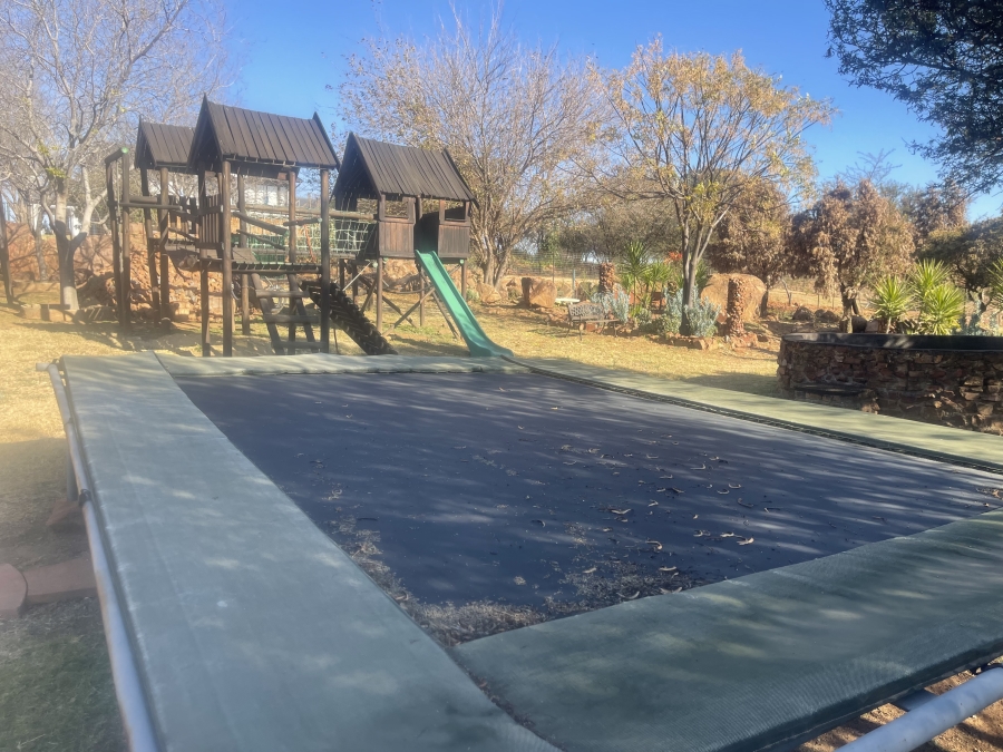 5 Bedroom Property for Sale in Blue Saddle Ranches Gauteng