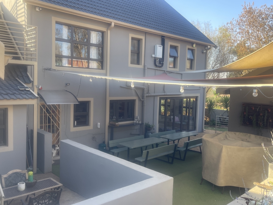 5 Bedroom Property for Sale in Blue Saddle Ranches Gauteng