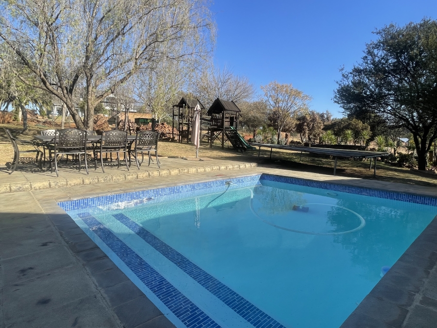5 Bedroom Property for Sale in Blue Saddle Ranches Gauteng