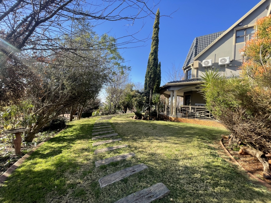 5 Bedroom Property for Sale in Blue Saddle Ranches Gauteng