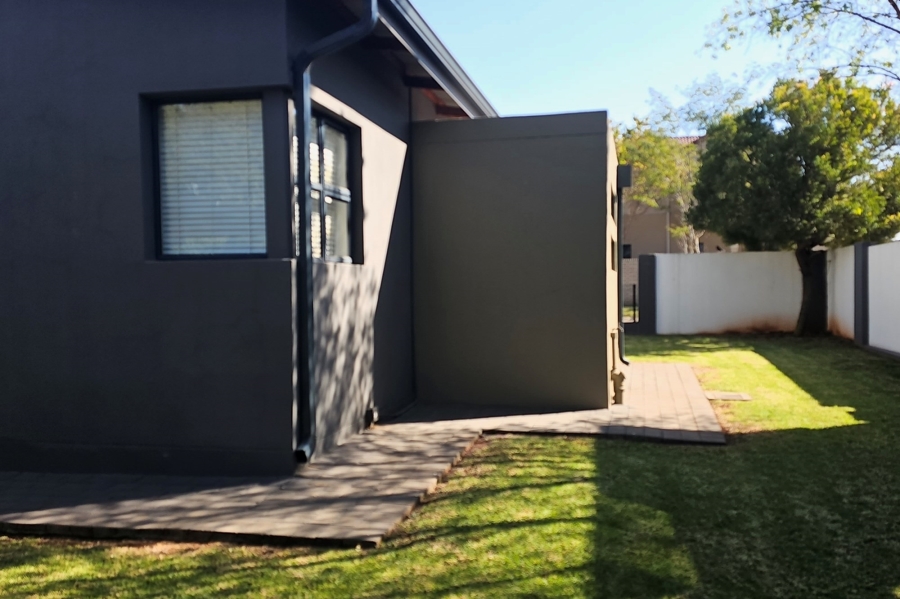 To Let 3 Bedroom Property for Rent in Midstream Meadows Gauteng