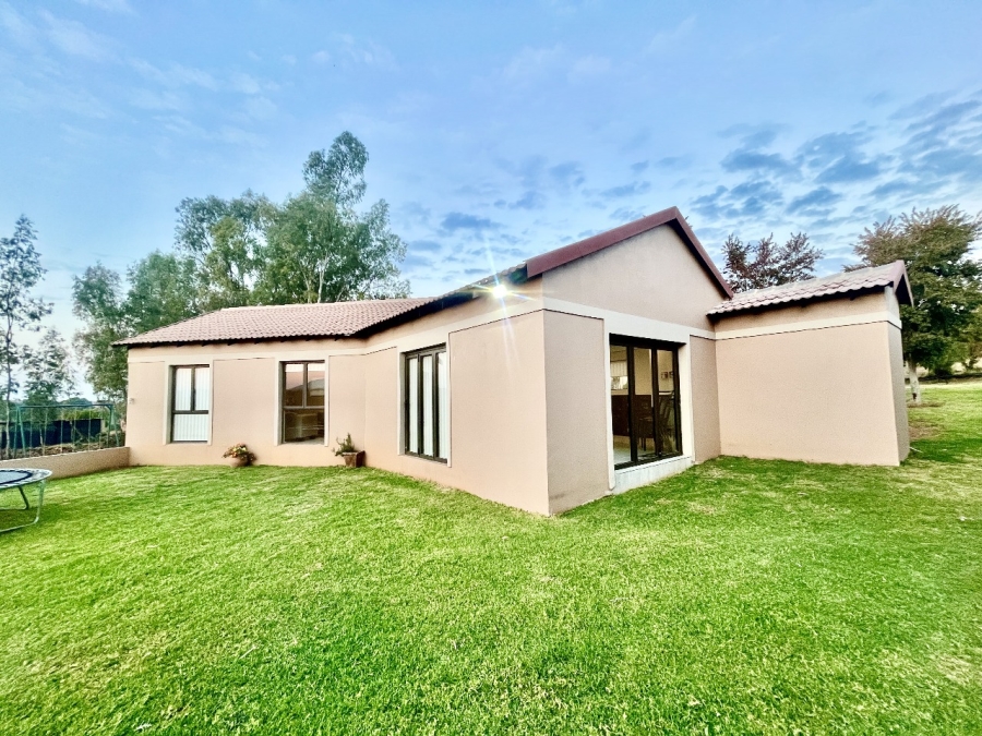 4 Bedroom Property for Sale in Blue Saddle Ranches Gauteng