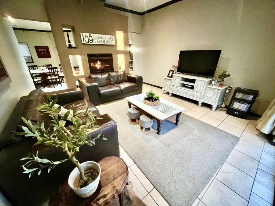 4 Bedroom Property for Sale in Blue Saddle Ranches Gauteng