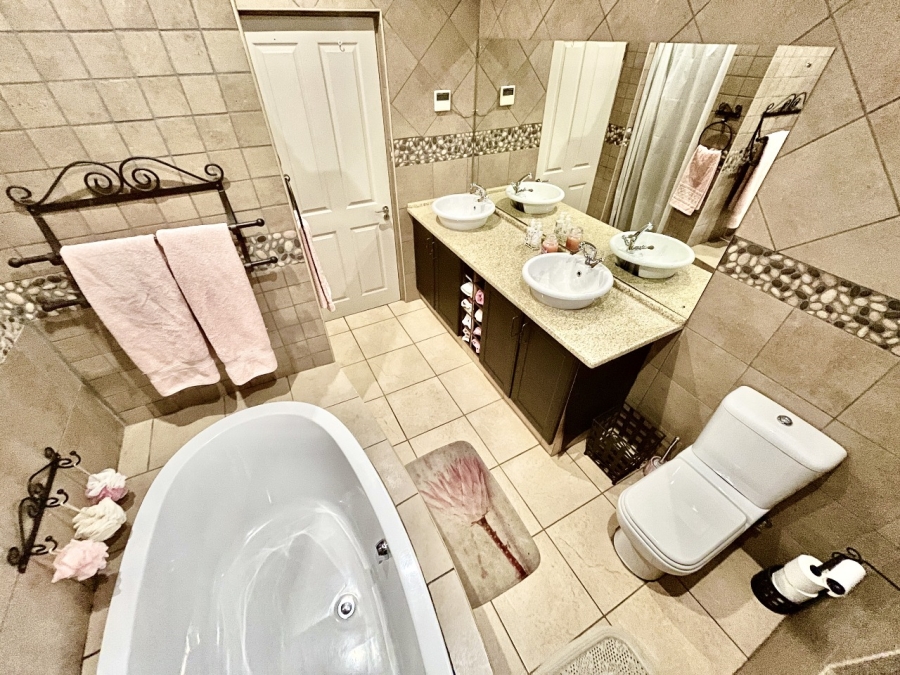 4 Bedroom Property for Sale in Blue Saddle Ranches Gauteng