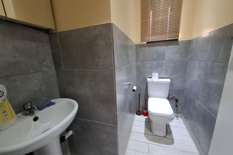 7 Bedroom Property for Sale in Montgomery Park Gauteng