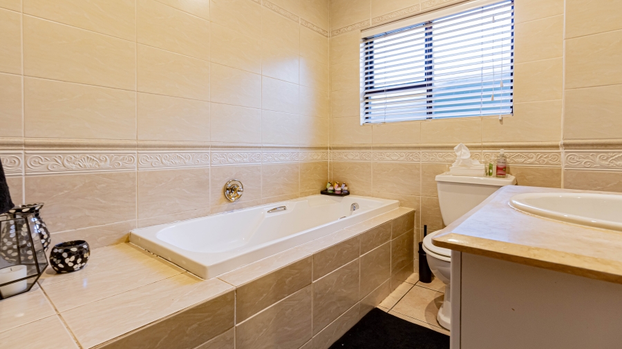 3 Bedroom Property for Sale in Northwold Gauteng
