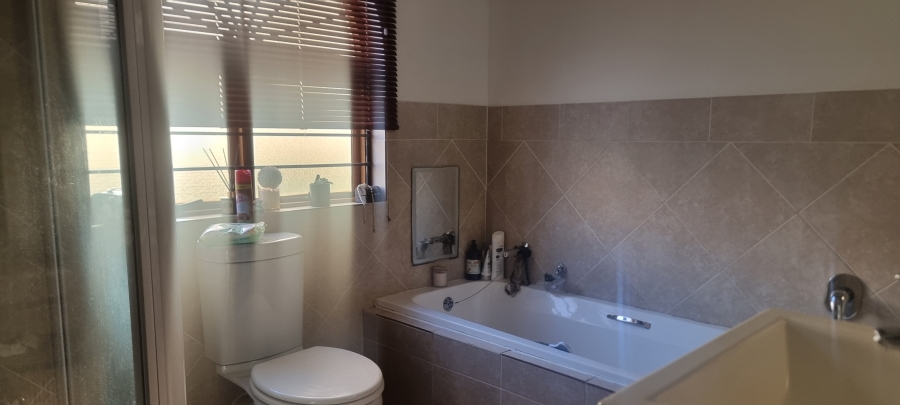 3 Bedroom Property for Sale in North Riding Gauteng