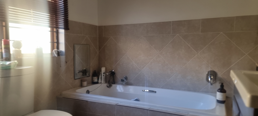 3 Bedroom Property for Sale in North Riding Gauteng