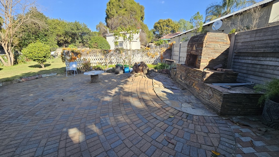 3 Bedroom Property for Sale in Queenswood Gauteng