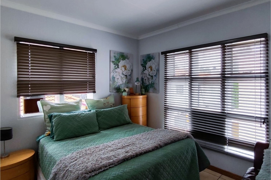 2 Bedroom Property for Sale in New Redruth Gauteng