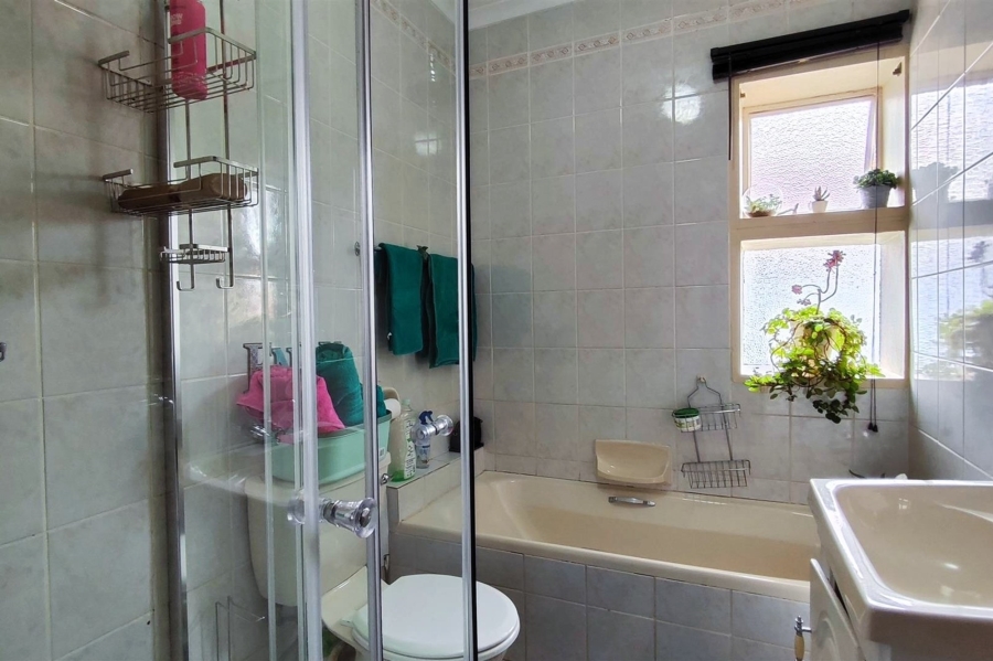 2 Bedroom Property for Sale in New Redruth Gauteng