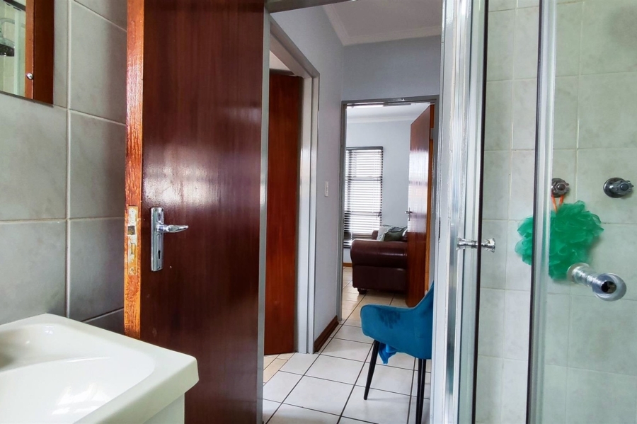 2 Bedroom Property for Sale in New Redruth Gauteng