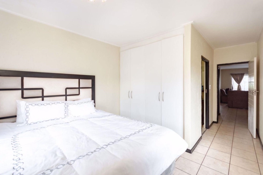 To Let 2 Bedroom Property for Rent in Jackal Creek Golf Estate Gauteng
