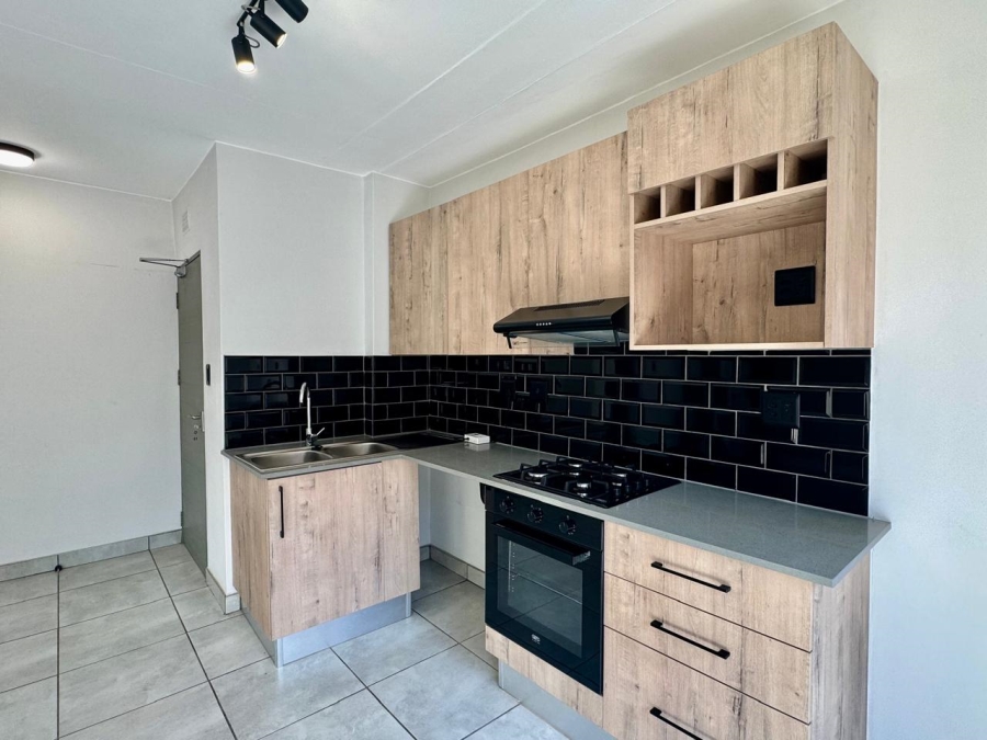 To Let 2 Bedroom Property for Rent in Orlando Gauteng