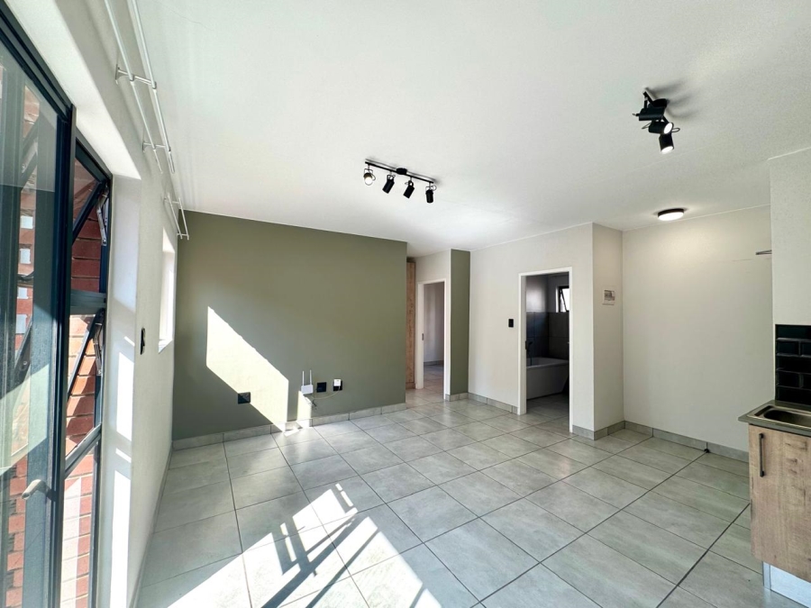To Let 2 Bedroom Property for Rent in Orlando Gauteng