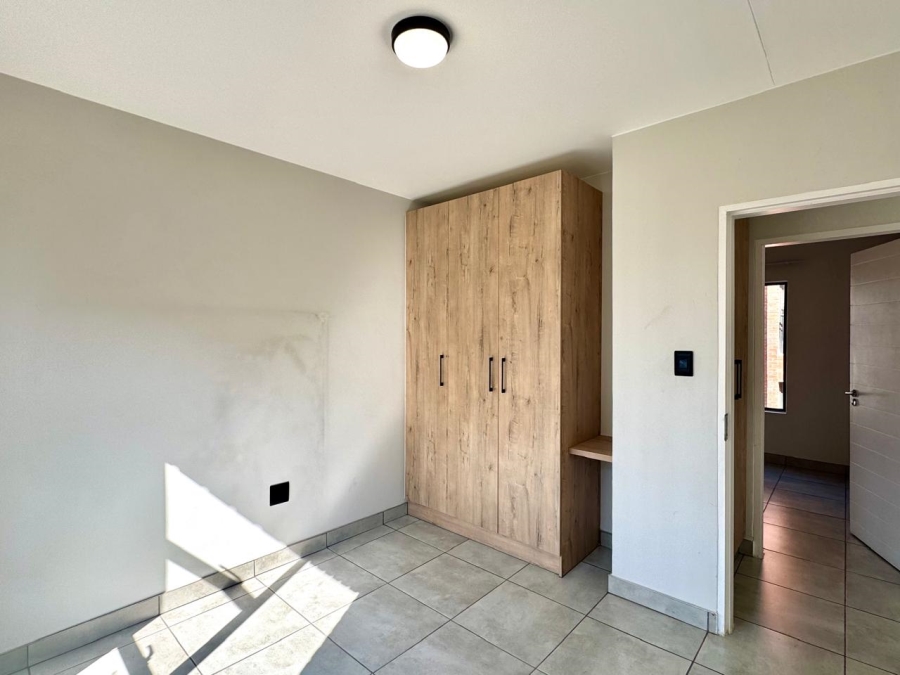 To Let 2 Bedroom Property for Rent in Orlando Gauteng
