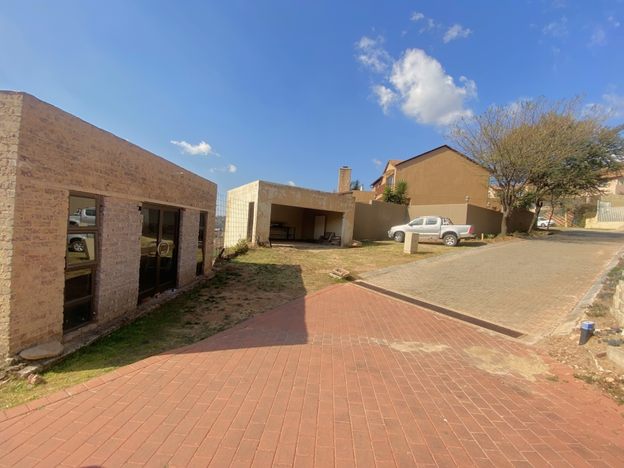 0 Bedroom Property for Sale in Roodekrans Gauteng