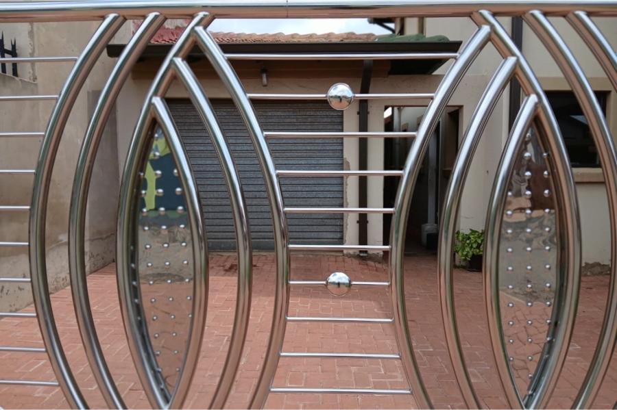 6 Bedroom Property for Sale in Hospital View Gauteng