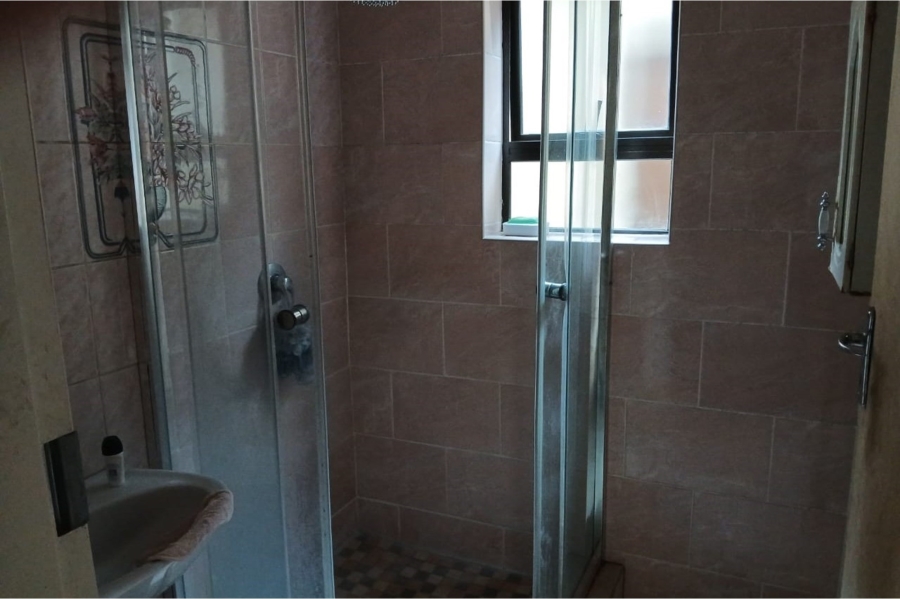 6 Bedroom Property for Sale in Hospital View Gauteng