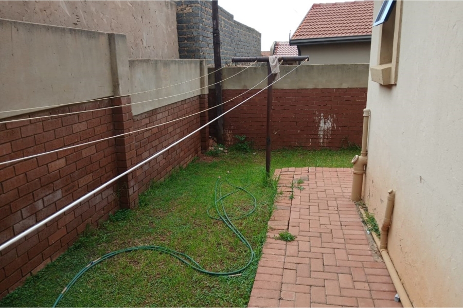 6 Bedroom Property for Sale in Hospital View Gauteng