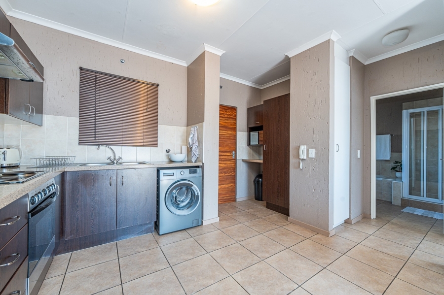 1 Bedroom Property for Sale in Douglasdale Gauteng