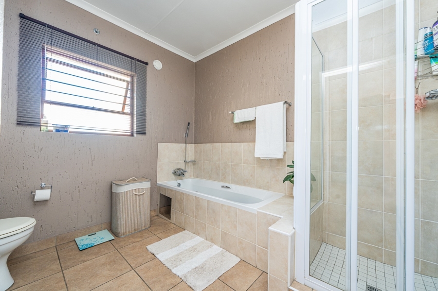 1 Bedroom Property for Sale in Douglasdale Gauteng
