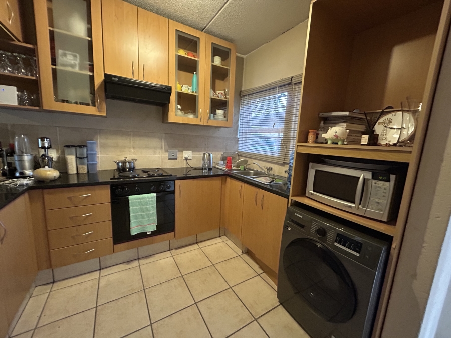 2 Bedroom Property for Sale in Sunninghill Gauteng