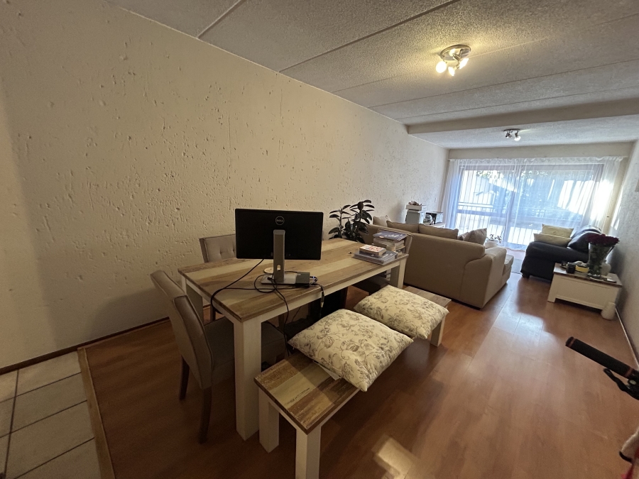 2 Bedroom Property for Sale in Sunninghill Gauteng
