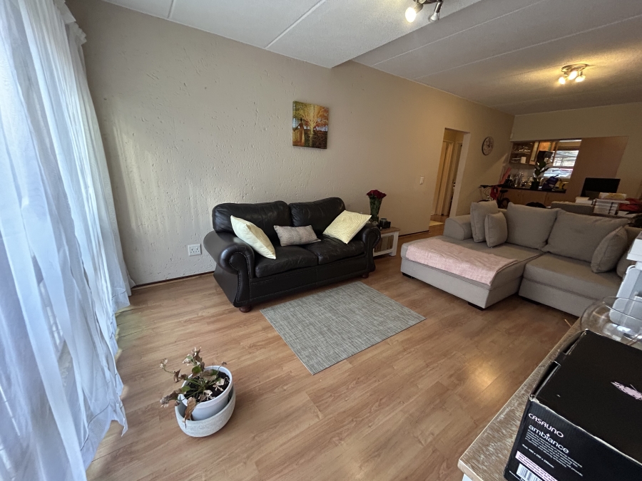 2 Bedroom Property for Sale in Sunninghill Gauteng