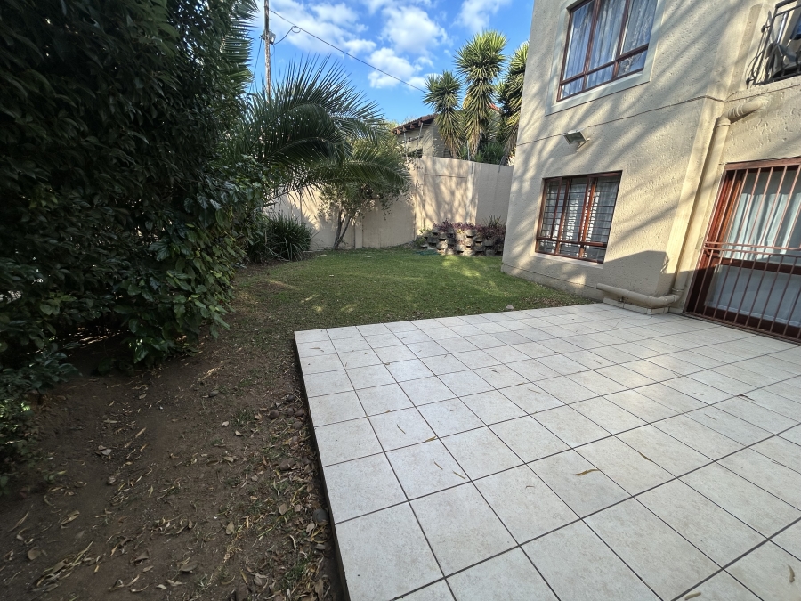 2 Bedroom Property for Sale in Sunninghill Gauteng
