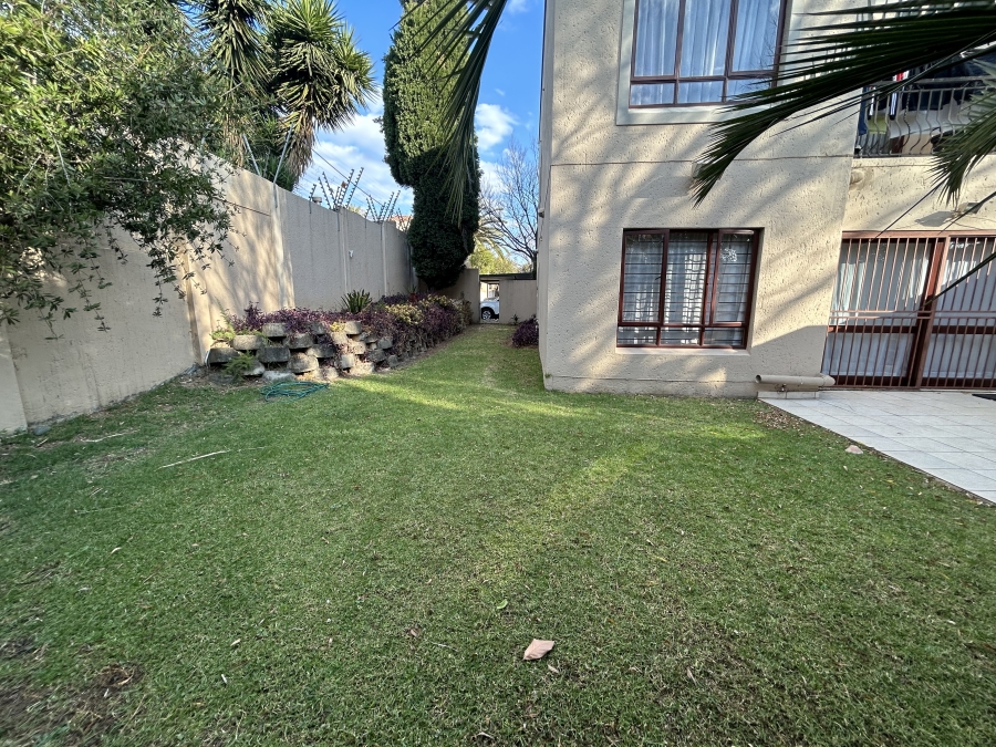 2 Bedroom Property for Sale in Sunninghill Gauteng
