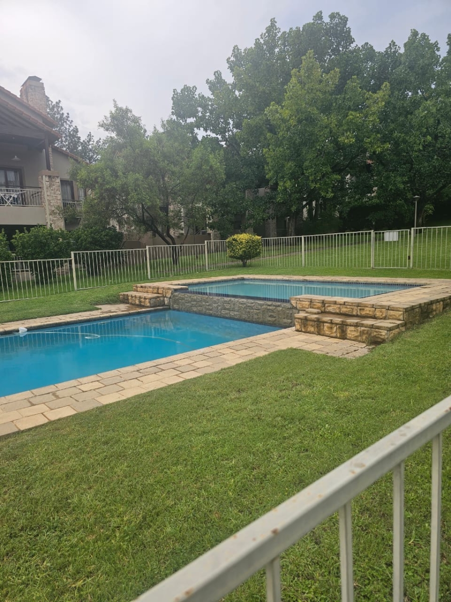 To Let 2 Bedroom Property for Rent in Beverley Gauteng