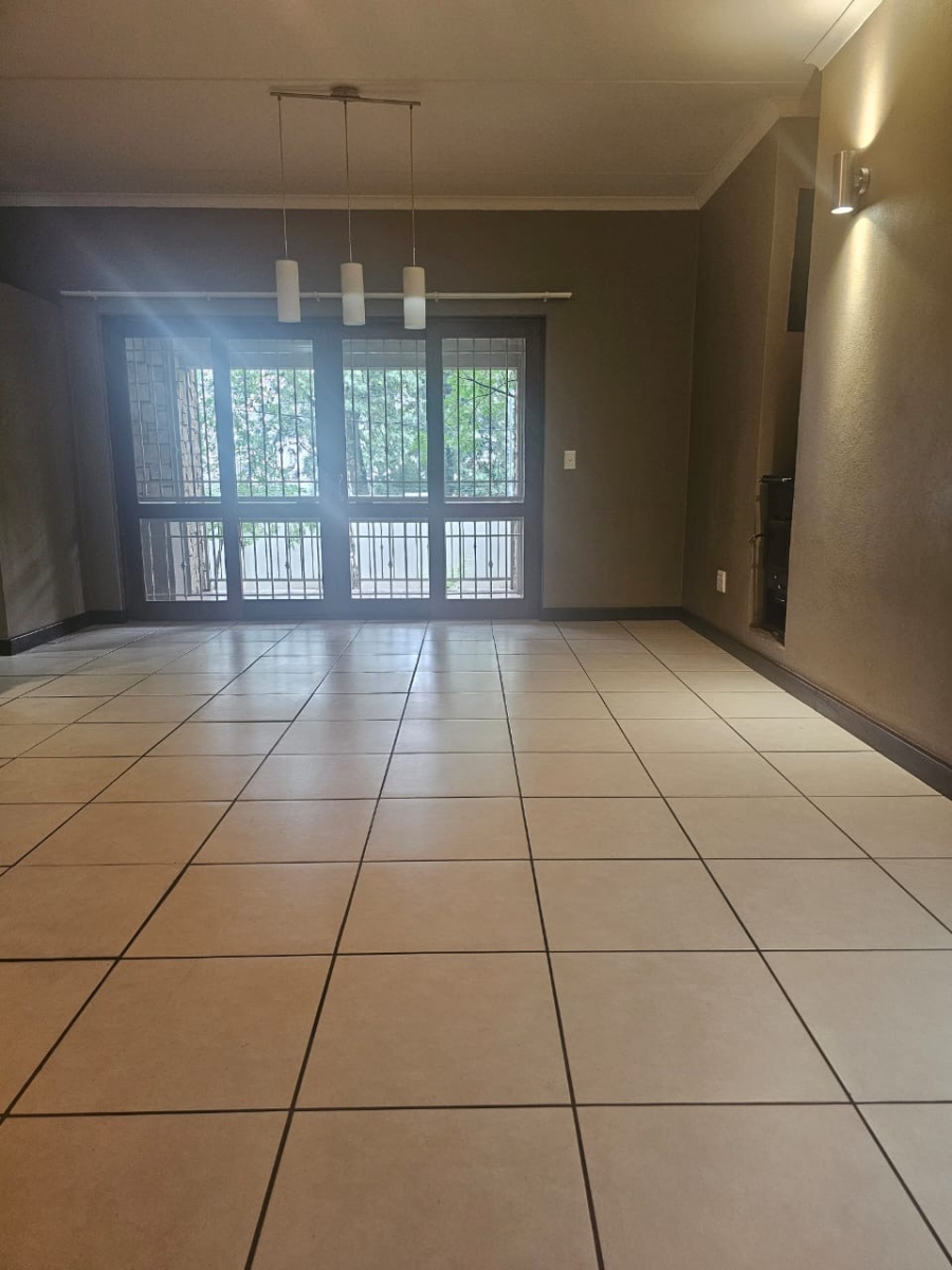 To Let 2 Bedroom Property for Rent in Beverley Gauteng