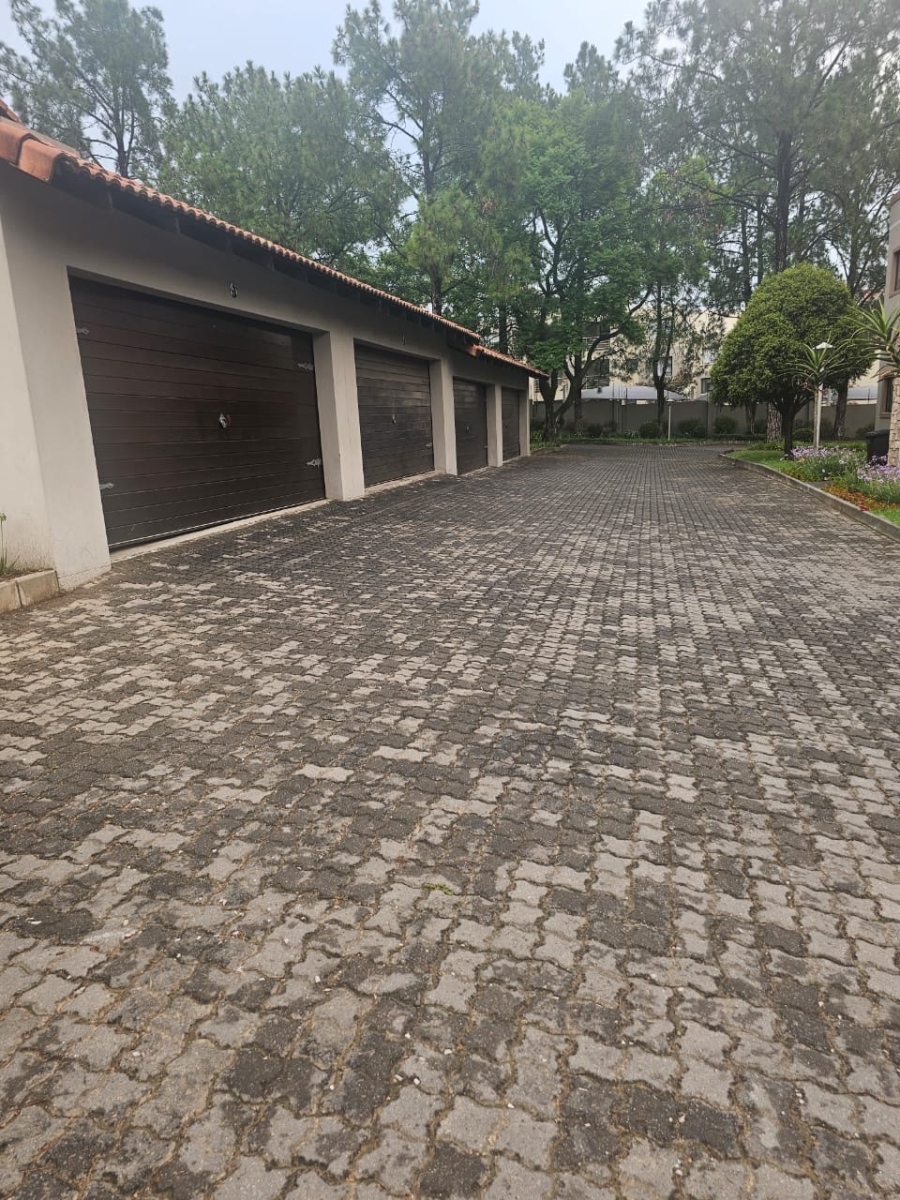 To Let 2 Bedroom Property for Rent in Beverley Gauteng