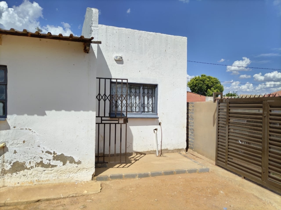 2 Bedroom Property for Sale in Orange Farm Gauteng