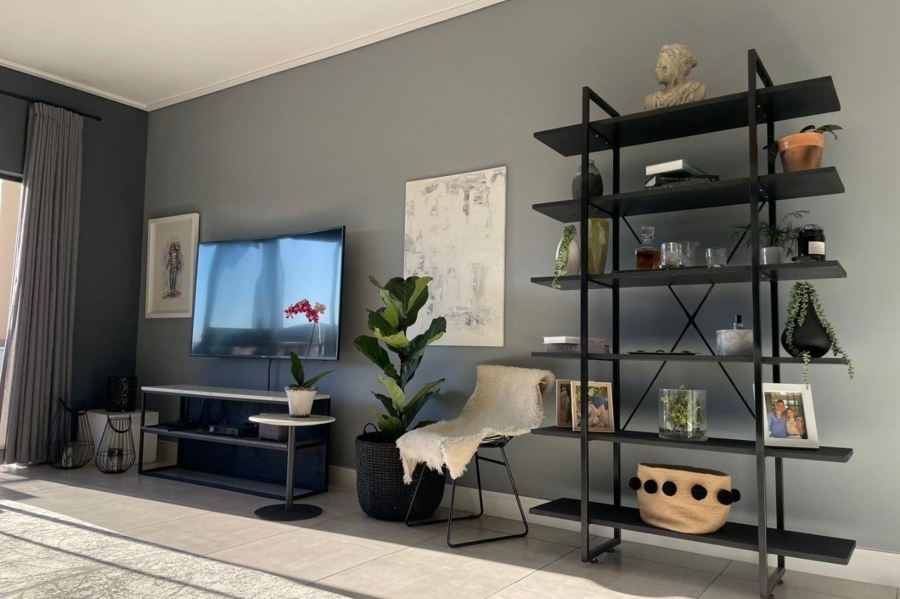 To Let 2 Bedroom Property for Rent in The Polofields Gauteng