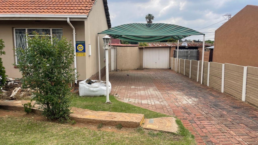 3 Bedroom Property for Sale in Klopperpark Gauteng