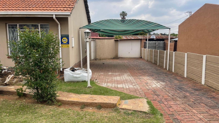 3 Bedroom Property for Sale in Klopperpark Gauteng