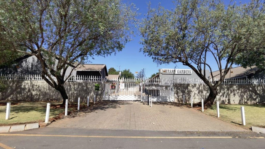 2 Bedroom Property for Sale in Klopperpark Gauteng