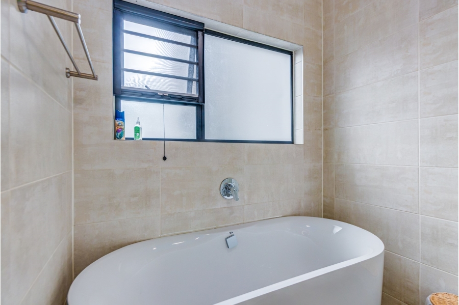 To Let 3 Bedroom Property for Rent in The Polofields Gauteng