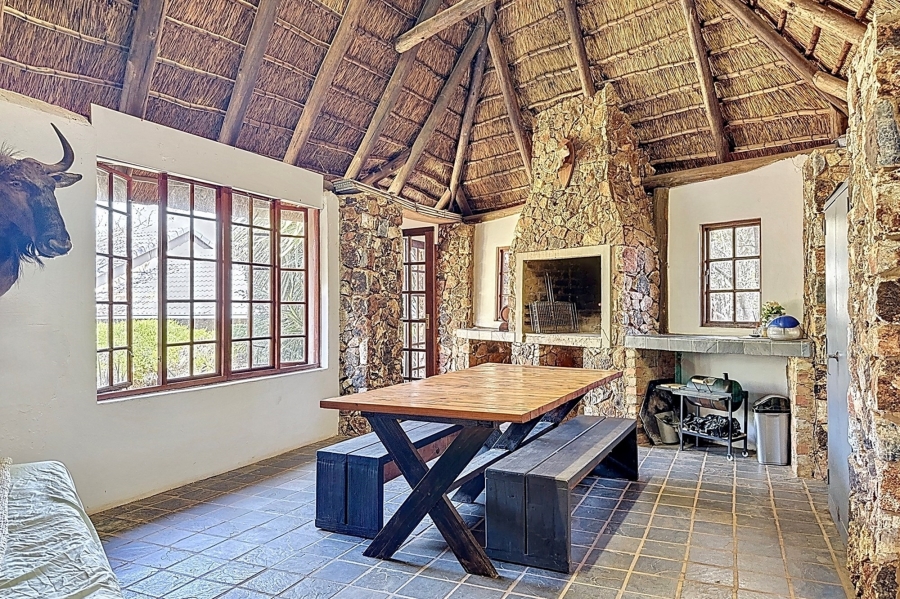 5 Bedroom Property for Sale in Faerie Glen Gauteng